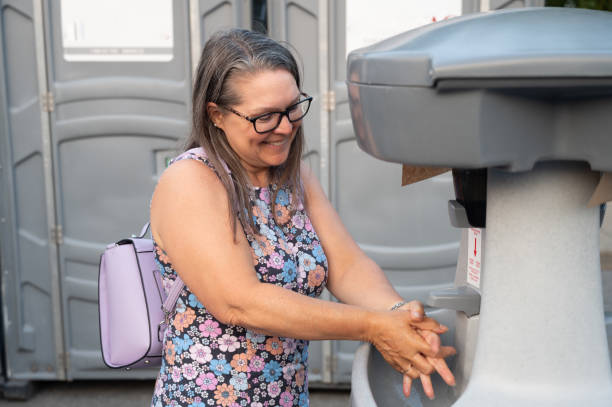 Best Portable toilet rental cost  in King, WI